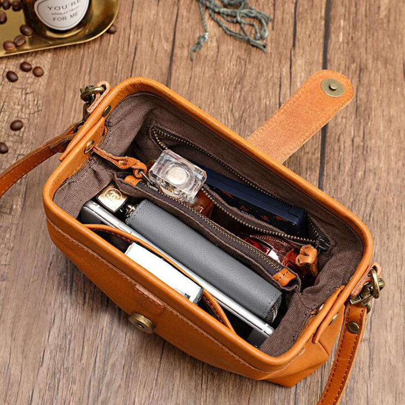 Borsa a tracolla da donna in v - Doctor Bag Leather recensione e prezzo